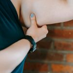 Síntomas del lipedema en piernas y brazos